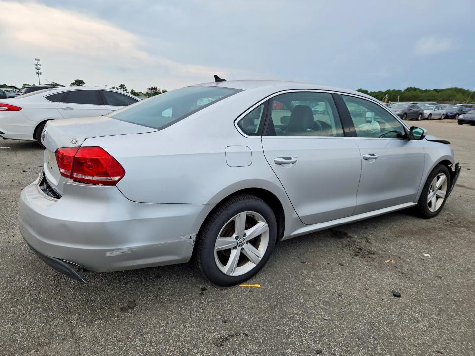 2015 Volkswagen Passat მანქანა იყიდება აუქციონზე, vin: 1VWAT7A33FC070917, აუქციონის ნომერი: 60321916