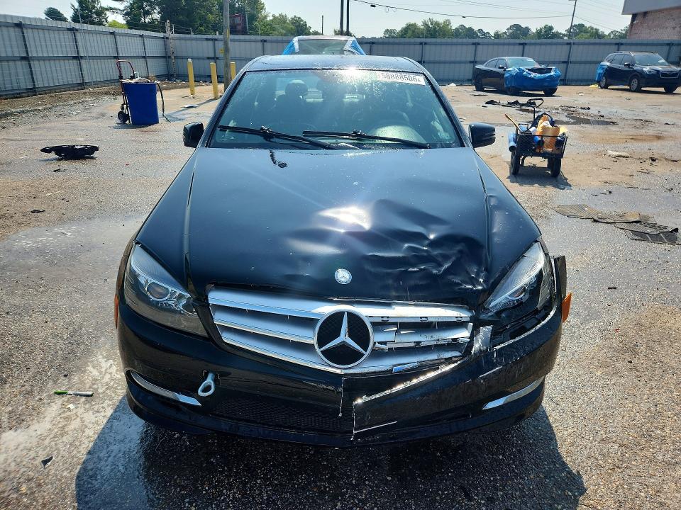 58888506 :رقم المزاد ، WDDGF5EB2BA522054 vin ، 2011 Mercedes-benz C مزاد بيع