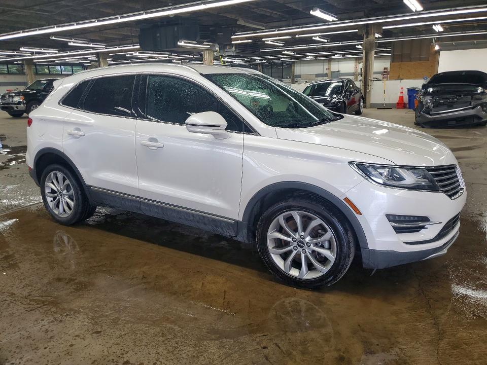 Продажа на аукционе авто 2017 Lincoln Mkc, vin: 5LMCJ2D99HUL12586, номер лота: 61870106