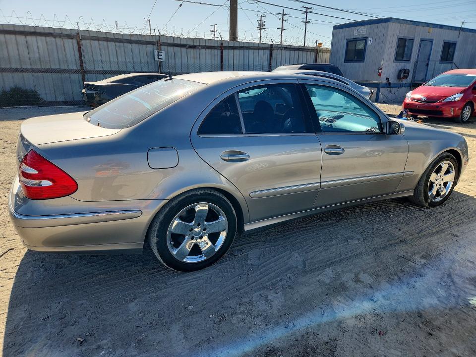 Продаж на аукціоні авто 2004 Mercedes-benz E, vin: WDBUF70J64A423827, номер лоту: 61174676
