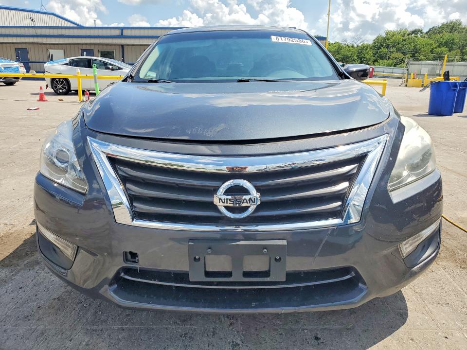 2013 Nissan Altima მანქანა იყიდება აუქციონზე, vin: 1N4AL3AP1DN411706, აუქციონის ნომერი: 61792536