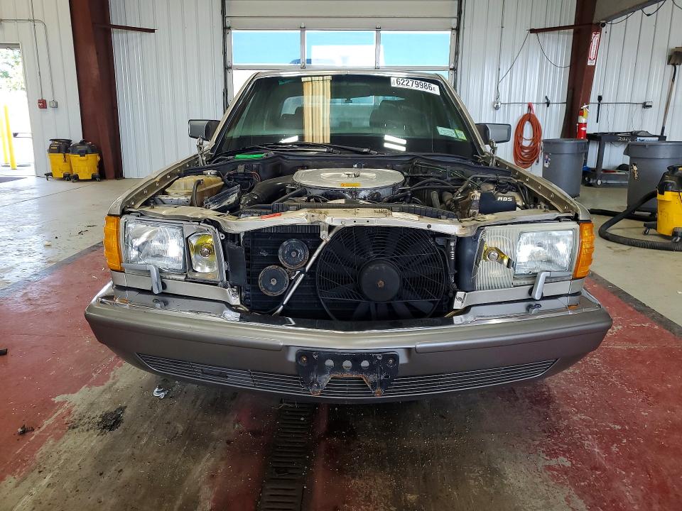 62279986 :رقم المزاد ، WDBCA35D7HA353640 vin ، 1987 Mercedes-benz 420 مزاد بيع