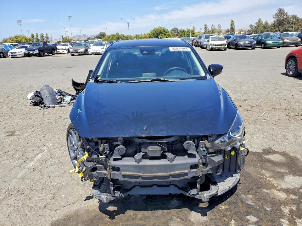 2018 Mazda 3 მანქანა იყიდება აუქციონზე, vin: 3MZBN1V30JM253723, აუქციონის ნომერი: 59644056