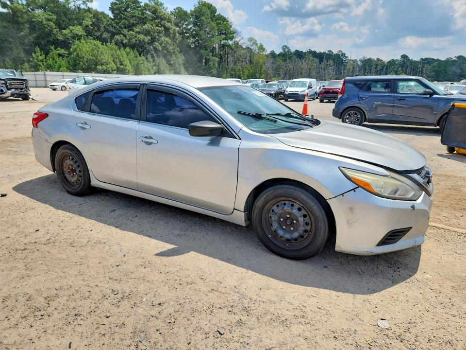 2017 Nissan Altima მანქანა იყიდება აუქციონზე, vin: 1N4AL3APXHC114581, აუქციონის ნომერი: 63505026