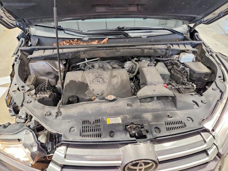 Продажа на аукционе авто 2019 Toyota Highlander, vin: 5TDJZRFH3KS709176, номер лота: 63011966