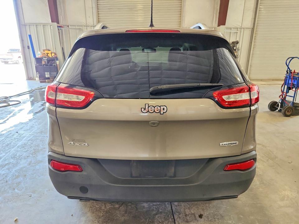 2016 Jeep Cherokee მანქანა იყიდება აუქციონზე, vin: 1C4PJMCB1GW335078, აუქციონის ნომერი: 61552276