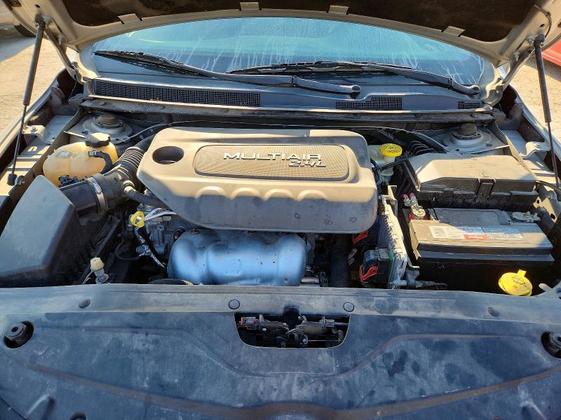 59694096 :رقم المزاد ، 1C3CCCBB7FN555984 vin ، 2015 Chrysler 200 مزاد بيع