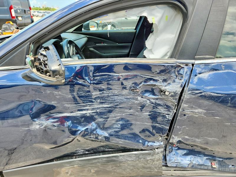 59852656 :رقم المزاد ، 3MVDMABL5MM229603 vin ، 2021 Mazda Cx-30 مزاد بيع