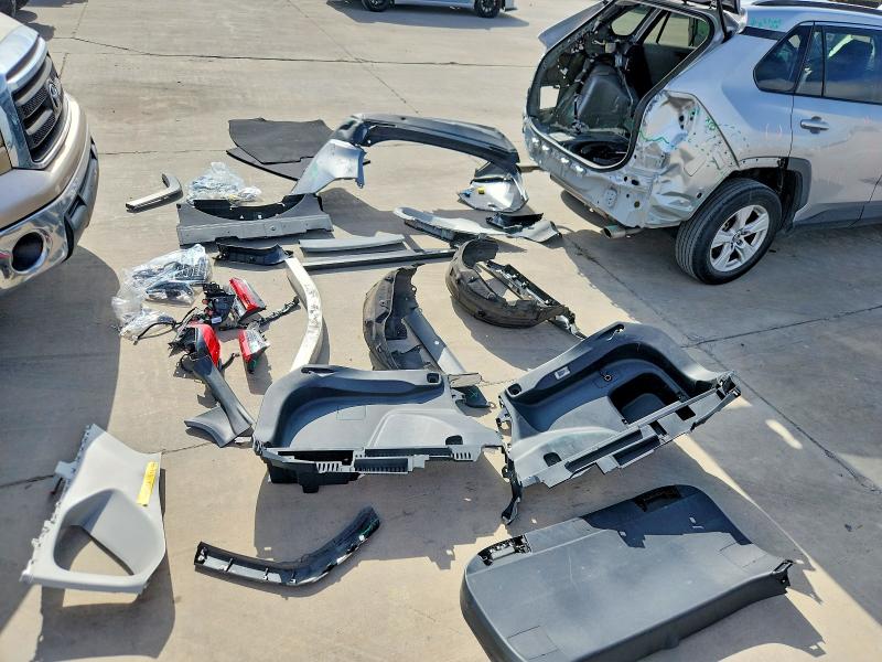 2020 Toyota Rav4 მანქანა იყიდება აუქციონზე, vin: 2T3W1RFV0LC037811, აუქციონის ნომერი: 60785286