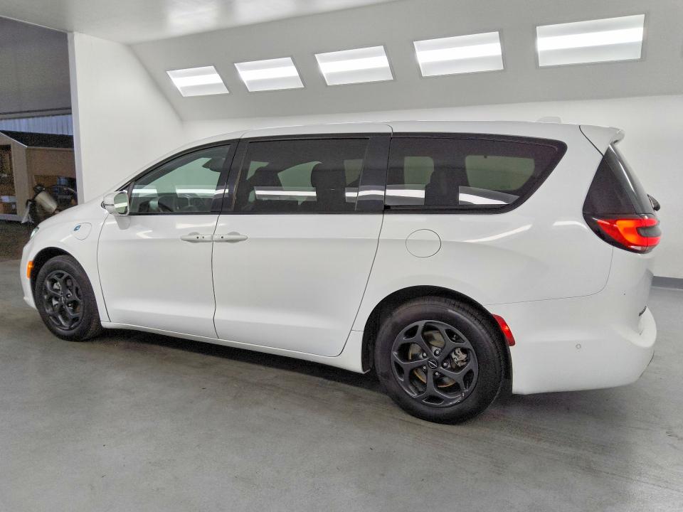60687296 :رقم المزاد ، 2C4RC1L76NR134666 vin ، 2022 Chrysler Pacifica مزاد بيع