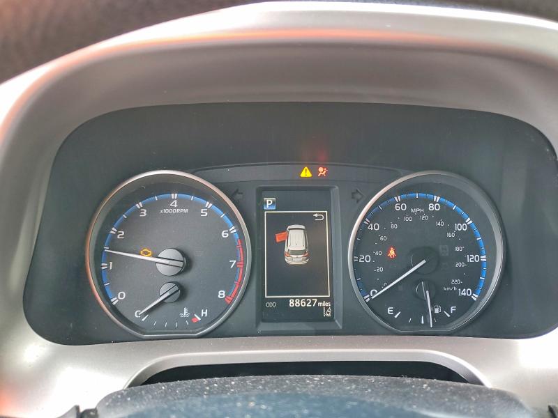 Продаж на аукціоні авто 2018 Toyota Rav4, vin: JTMBFREV3JJ216517, номер лоту: 61404606