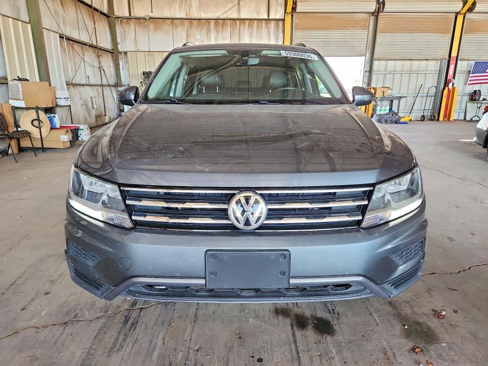 59300036 :رقم المزاد ، 3VV2B7AXXMM048116 vin ، 2021 Volkswagen Tiguan مزاد بيع