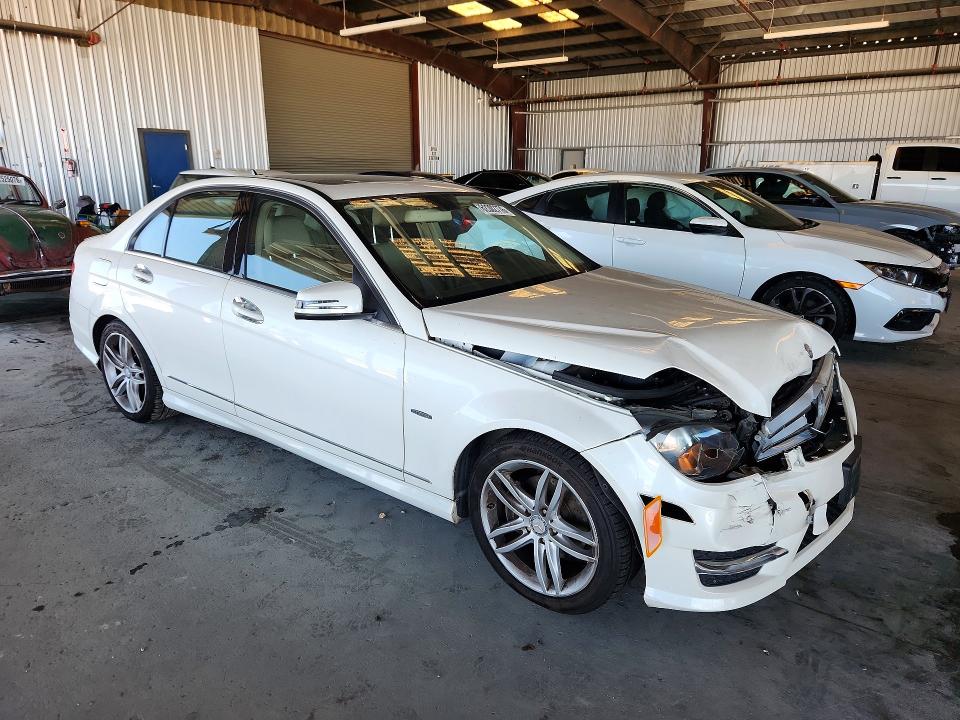 62302776 :رقم المزاد ، WDDGF4HB4CR220824 vin ، 2012 Mercedes-benz C مزاد بيع