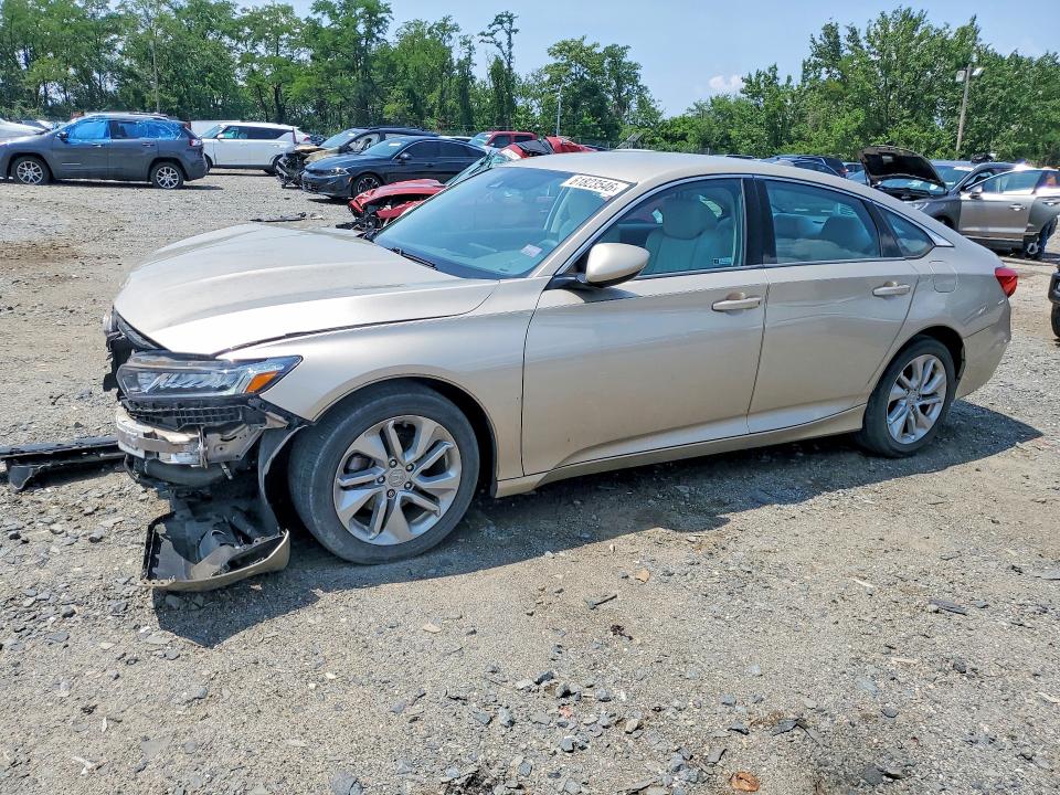 61823546 :رقم المزاد ، 1HGCV1F13JA117959 vin ، 2018 Honda Accord مزاد بيع