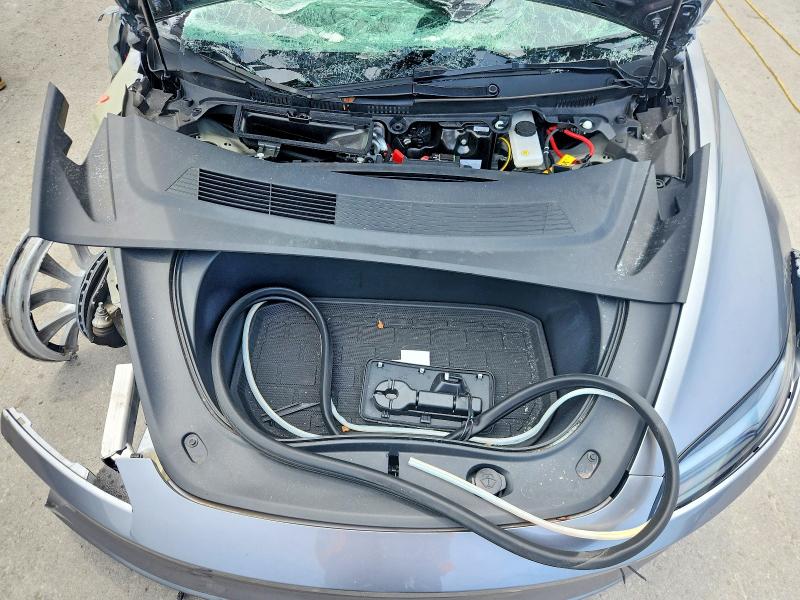 61761326 :رقم المزاد ، 5YJ3E1EB6SF909783 vin ، 2025 Tesla Model 3 مزاد بيع