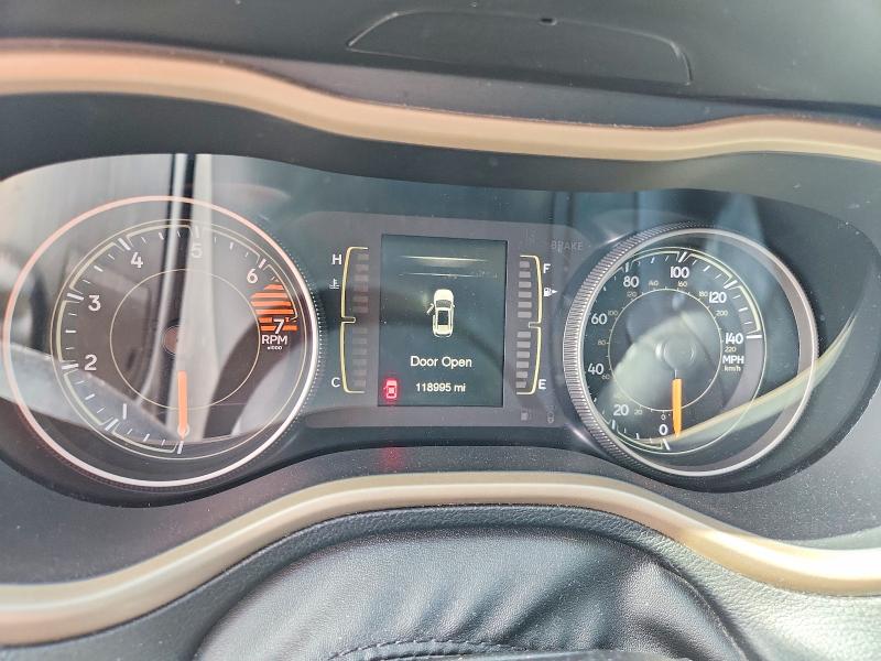 60742616 :رقم المزاد ، 1C4PJLCB1HW613523 vin ، 2017 Jeep Cherokee مزاد بيع