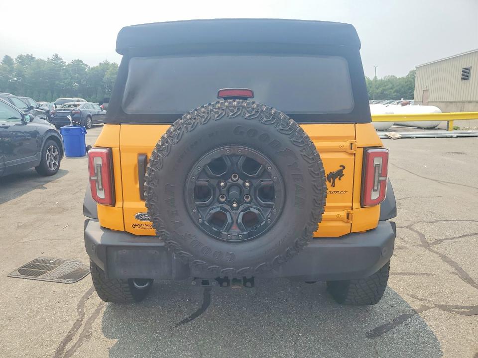60656016 :رقم المزاد ، 1FMEE5DP6NLA70275 vin ، 2022 Ford Bronco مزاد بيع