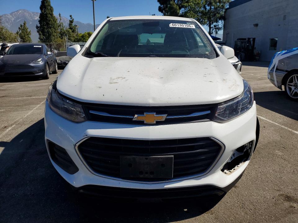 60130106 :رقم المزاد ، KL7CJKSB6JB608192 vin ، 2018 Chevrolet Trax مزاد بيع