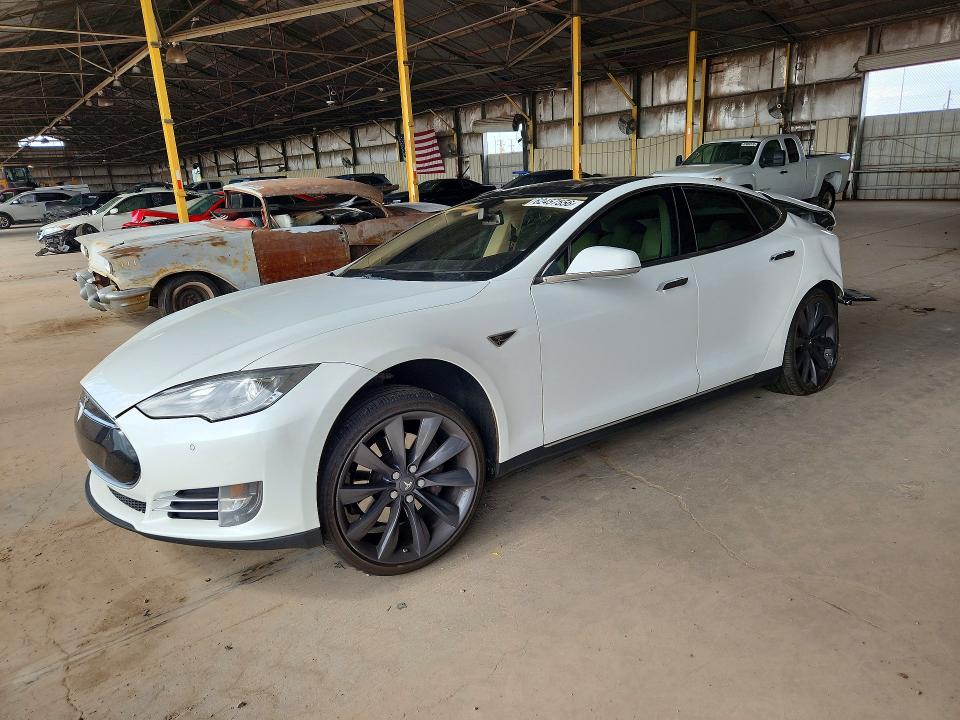 62457556 :رقم المزاد ، 5YJSA1H15EFP38376 vin ، 2014 Tesla Model S مزاد بيع
