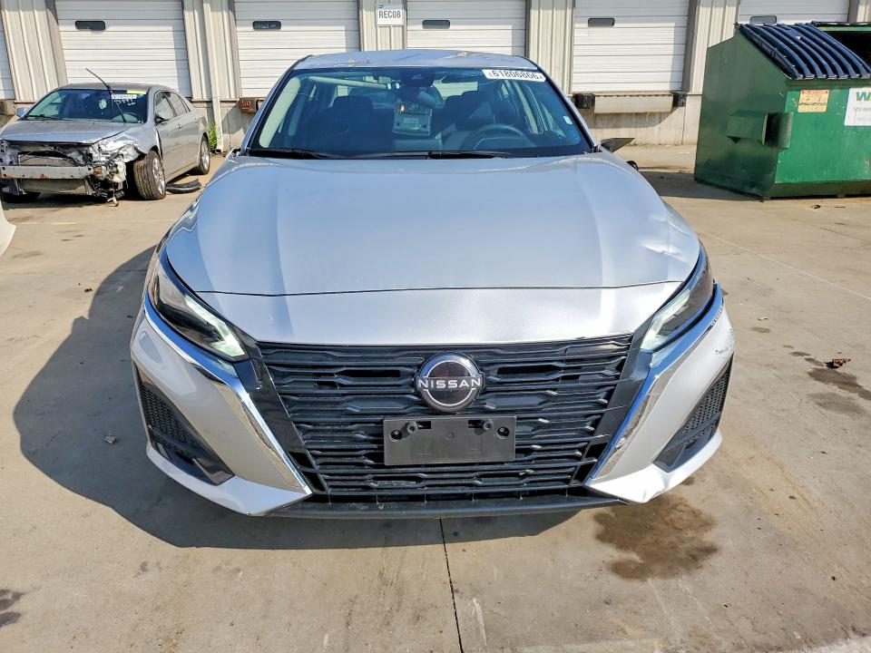 61806866 :رقم المزاد ، 1N4BL4DV7SN386716 vin ، 2025 Nissan Altima مزاد بيع