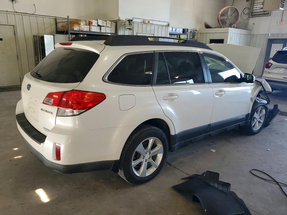 63022936 :رقم المزاد ، 4S4BRCCC5D3283422 vin ، 2013 Subaru Outback مزاد بيع