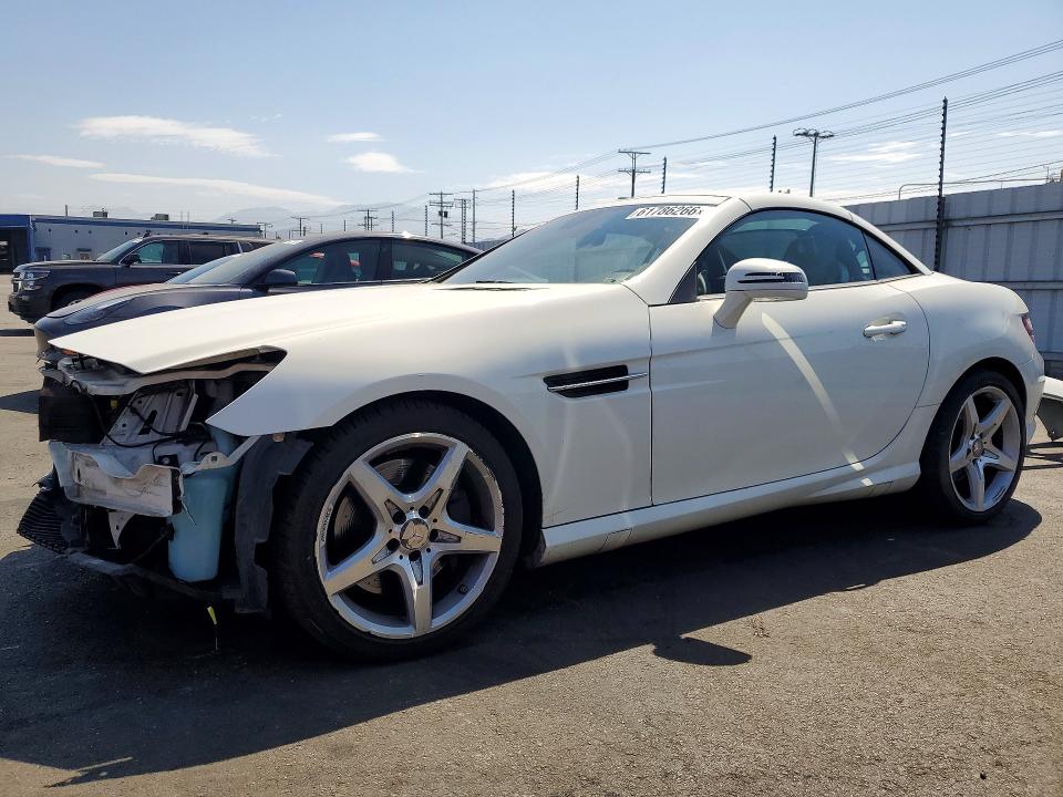61786266 :رقم المزاد ، WDDPK4HA2DF050758 vin ، 2013 Mercedes-benz Slk مزاد بيع