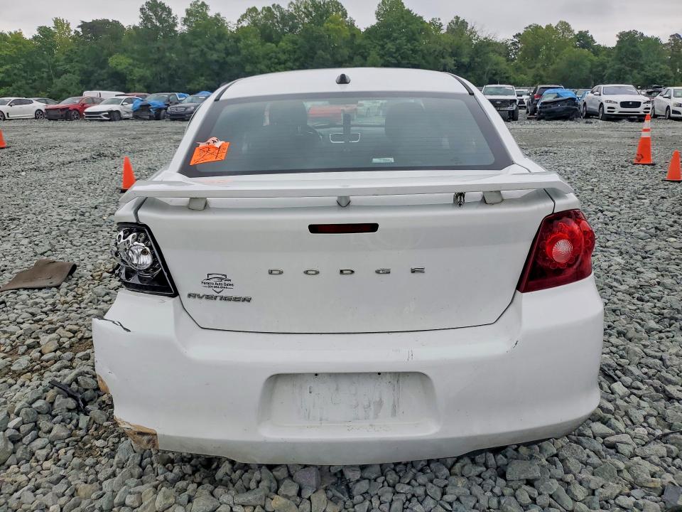 62323536 :رقم المزاد ، 1B3BD1FG4BN551983 vin ، 2011 Dodge Avenger مزاد بيع