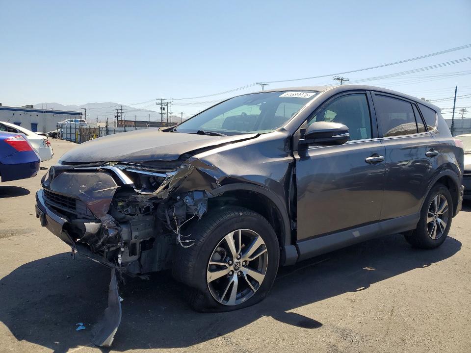 61689976 :رقم المزاد ، JTMWFREV0JJ725031 vin ، 2018 Toyota Rav4 مزاد بيع