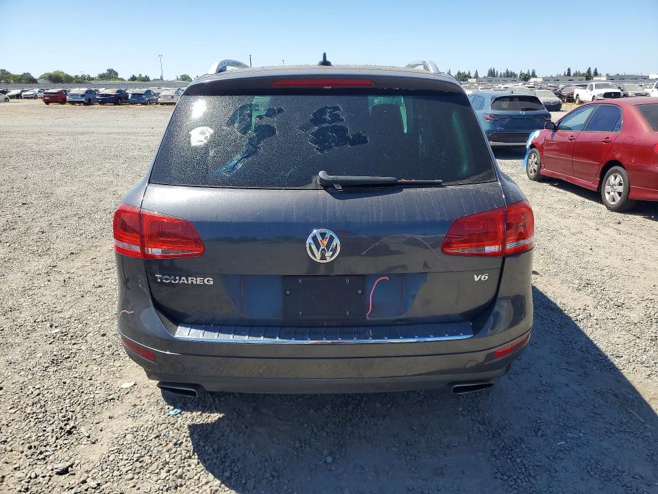 61324016 :رقم المزاد ، WVGFF9BP5BD004592 vin ، 2011 Volkswagen Touareg مزاد بيع