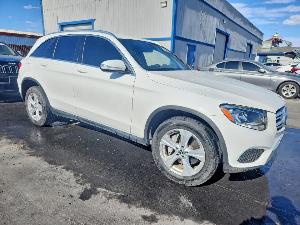 62098266 :رقم المزاد ، WDC0G4JB2HF271485 vin ، 2017 Mercedes-benz Glc مزاد بيع