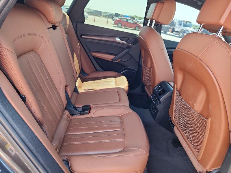 60041446 :رقم المزاد ، WA1EAAFY2N2001095 vin ، 2022 Audi Q5 مزاد بيع