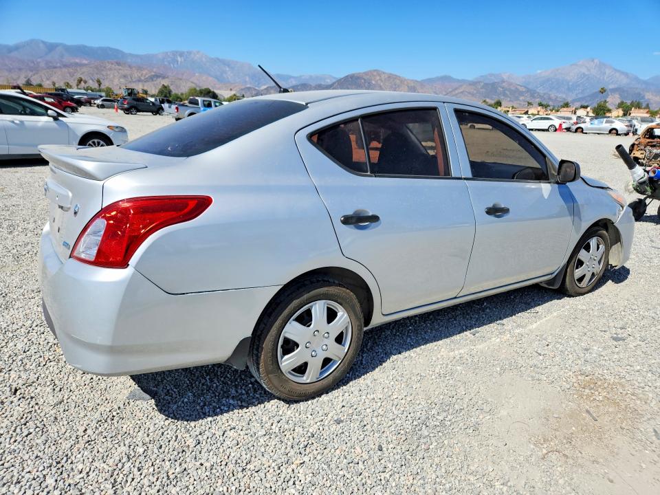 59710956 :رقم المزاد ، 3N1CN7AP3FL900490 vin ، 2015 Nissan Versa مزاد بيع