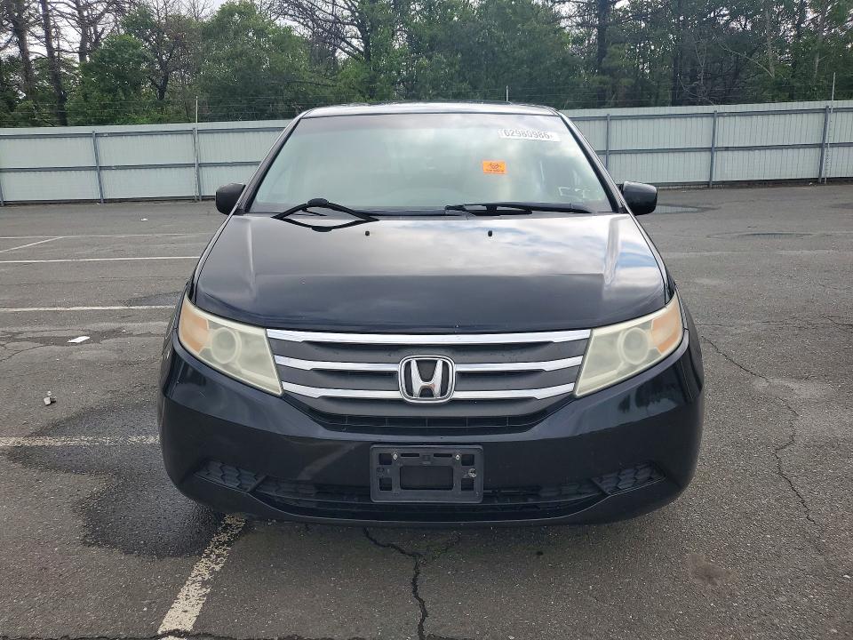 62980986 :رقم المزاد ، 5FNRL5H68BB101070 vin ، 2011 Honda Odyssey مزاد بيع