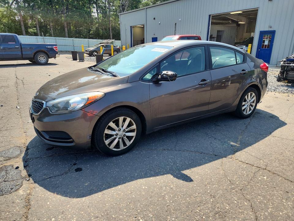 2014 Kia Forte მანქანა იყიდება აუქციონზე, vin: KNAFX4A6XE5101960, აუქციონის ნომერი: 62430436