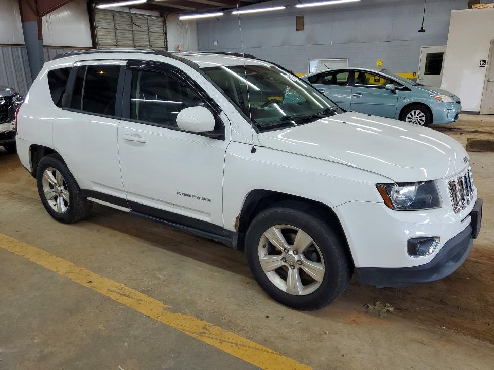 62600706 :رقم المزاد ، 1C4NJDEB4FD245017 vin ، 2015 Jeep Compass مزاد بيع