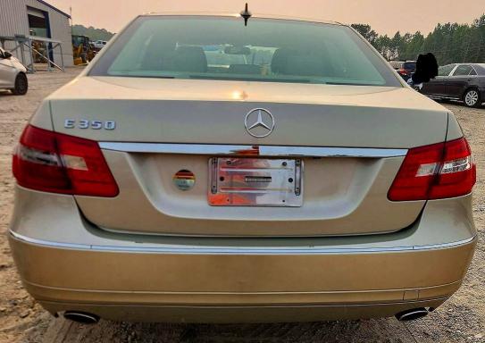 2010 Mercedes-benz E მანქანა იყიდება აუქციონზე, vin: WDDHF5GB5AA066468, აუქციონის ნომერი: 61755146