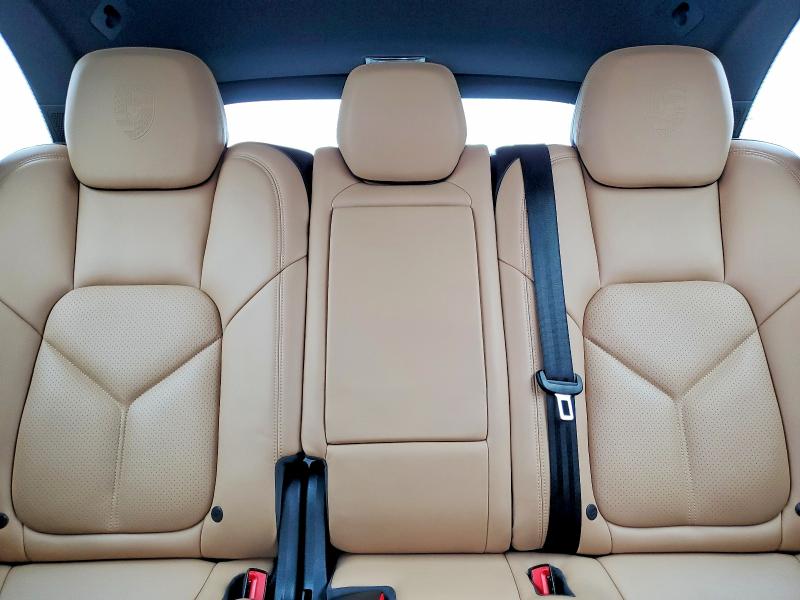 59843516 :رقم المزاد ، WP1AA2A28JKA07635 vin ، 2018 Porsche Cayenne مزاد بيع