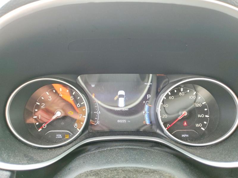 60139996 :رقم المزاد ، 3C4NJDCB8JT245480 vin ، 2018 Jeep Compass مزاد بيع
