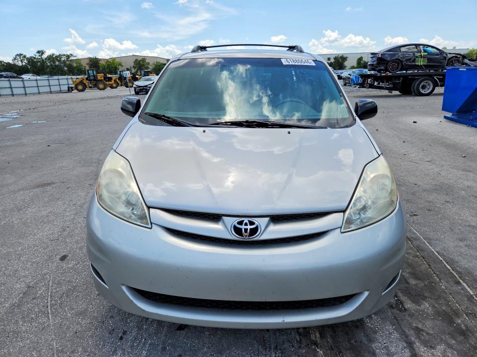 Продажа на аукционе авто 2010 Toyota Sienna, vin: 5TDKK4CC3AS304809, номер лота: 61880646