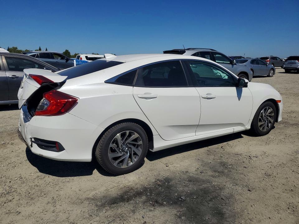 60133726 :رقم المزاد ، 19XFC2F70JE206607 vin ، 2018 Honda Civic مزاد بيع