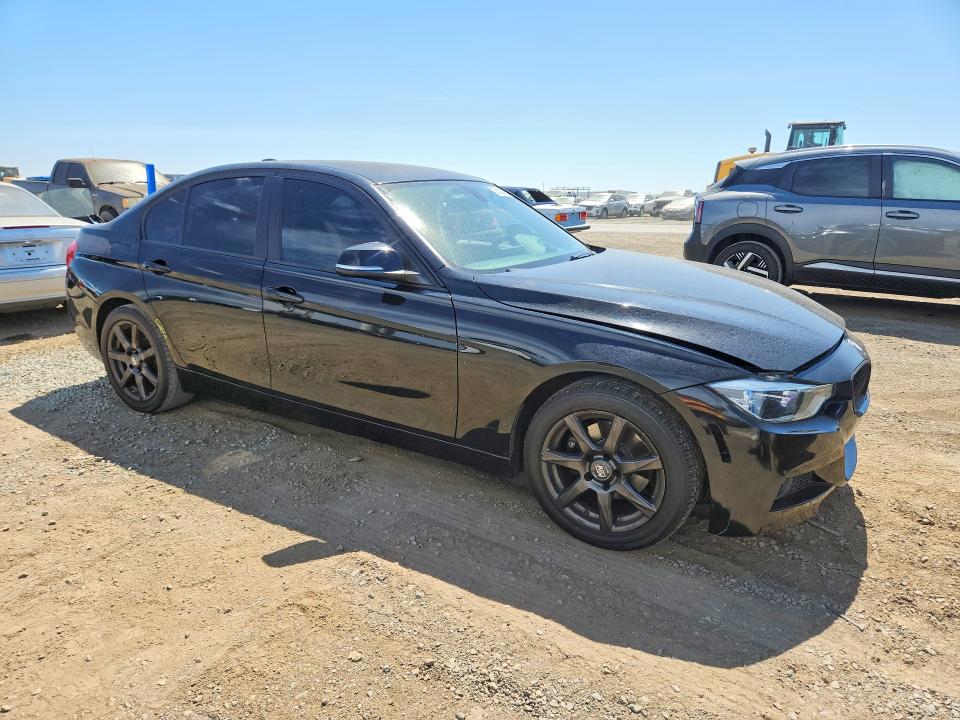 60530886 :رقم المزاد ، WBA8A9C54GK618557 vin ، 2016 Bmw 320 مزاد بيع