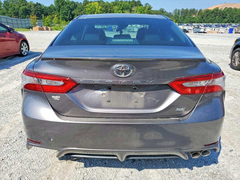 2018 Toyota Camry მანქანა იყიდება აუქციონზე, vin: 4T1B11HK9JU040584, აუქციონის ნომერი: 59954356