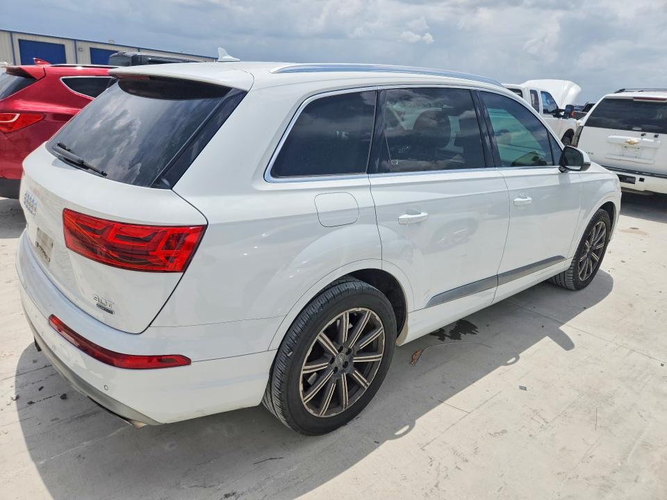Продажа на аукционе авто 2017 Audi Q7, vin: WA1LAAF76HD004993, номер лота: 61419846
