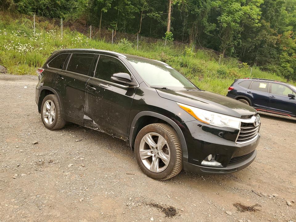 61061826 :رقم المزاد ، 5TDDKRFH2FS181976 vin ، 2015 Toyota Highlander مزاد بيع