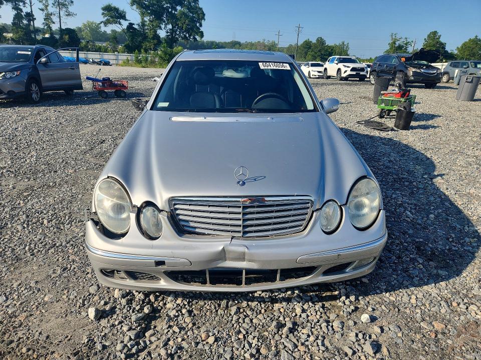 60416056 :رقم المزاد ، WDBUF70J74A400363 vin ، 2004 Mercedes-benz E مزاد بيع