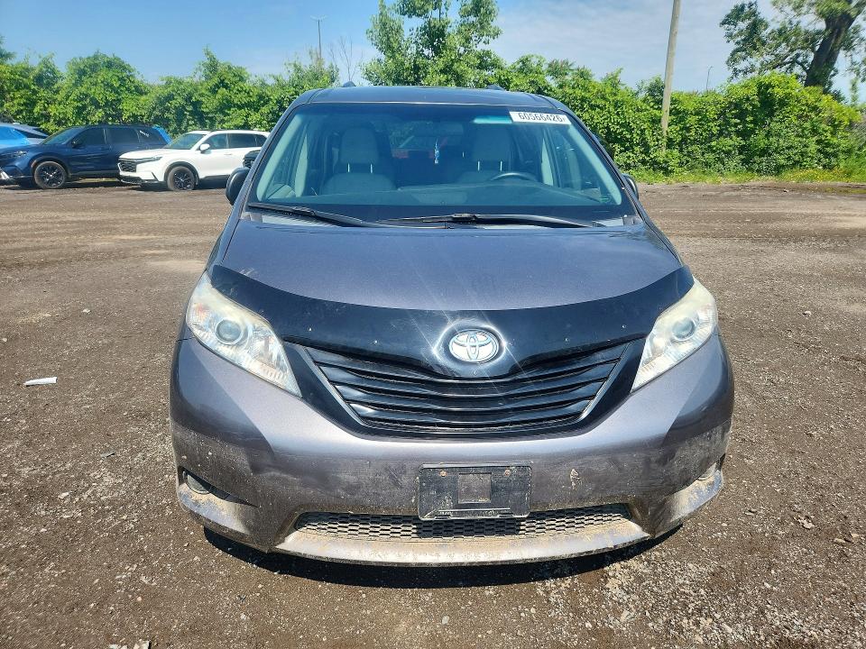 2015 Toyota Sienna მანქანა იყიდება აუქციონზე, vin: 5TDZK3DCXFS622697, აუქციონის ნომერი: 60566426