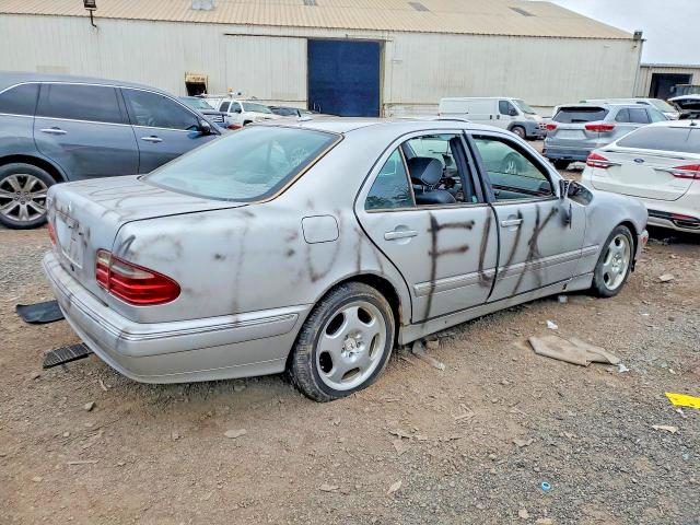 62280666 :رقم المزاد ، WDBJF70J32B488595 vin ، 2002 Mercedes-benz E مزاد بيع
