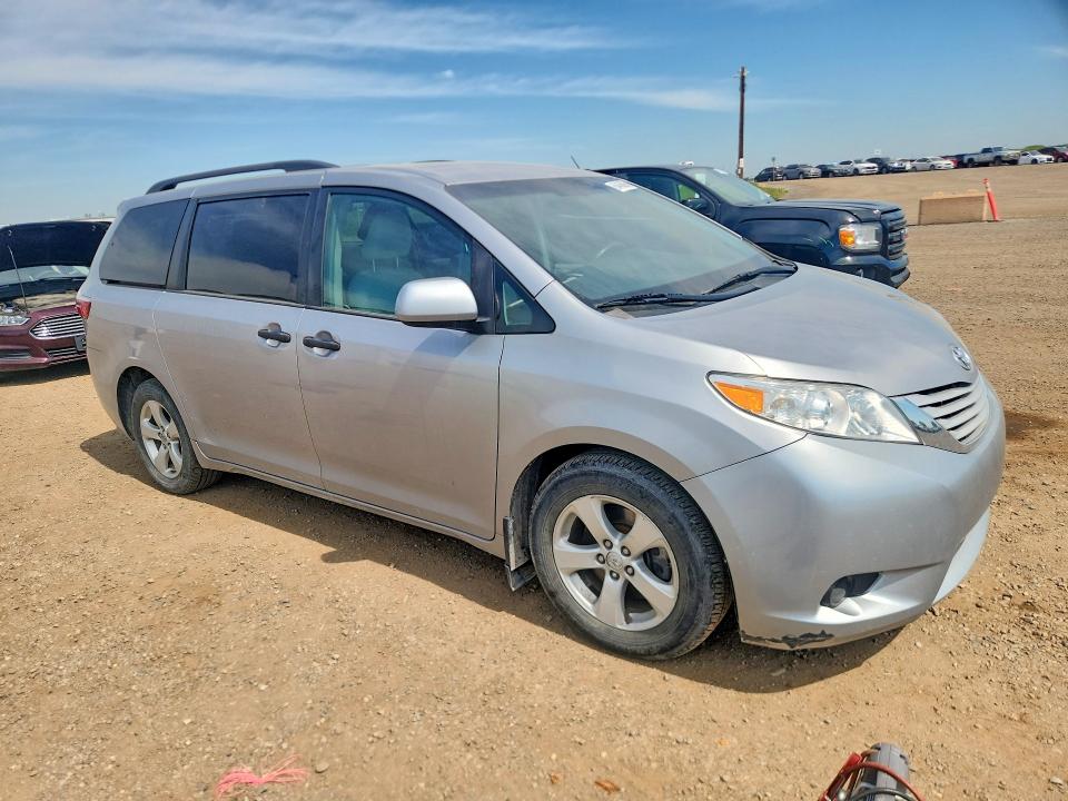 60460896 :رقم المزاد ، 5TDZK3DC5FS574543 vin ، 2015 Toyota Sienna مزاد بيع