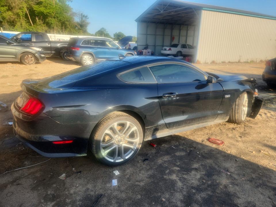 61318236 :رقم المزاد ، 1FA6P8CF3L5185114 vin ، 2020 Ford Mustang مزاد بيع