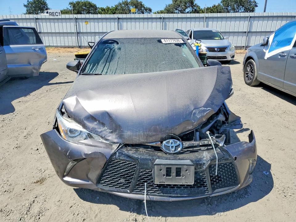 2016 Toyota Camry მანქანა იყიდება აუქციონზე, vin: 4T1BF1FK1GU244423, აუქციონის ნომერი: 61177636